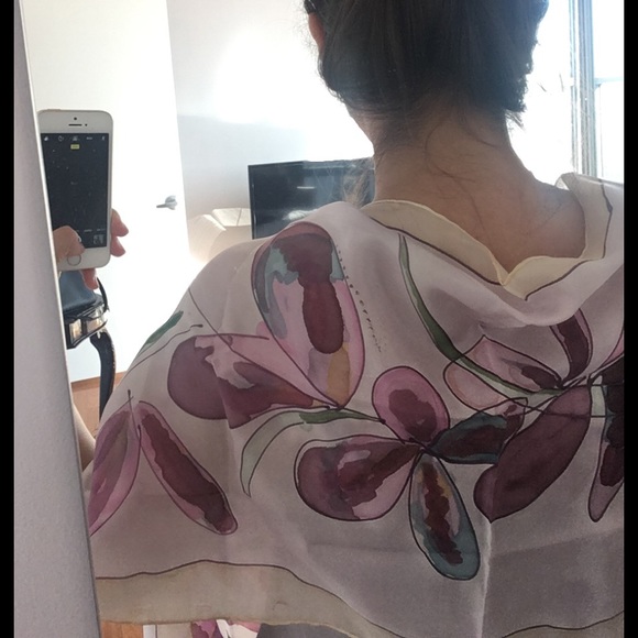 Gifts for Mother’s Day!!! Check my closet - Picture 2 of 5